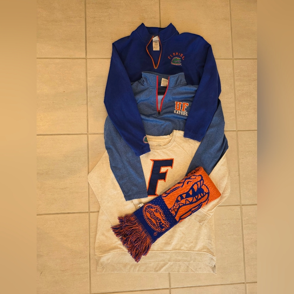University Of Florida Gators Sweatshirt & Scarf Bundle